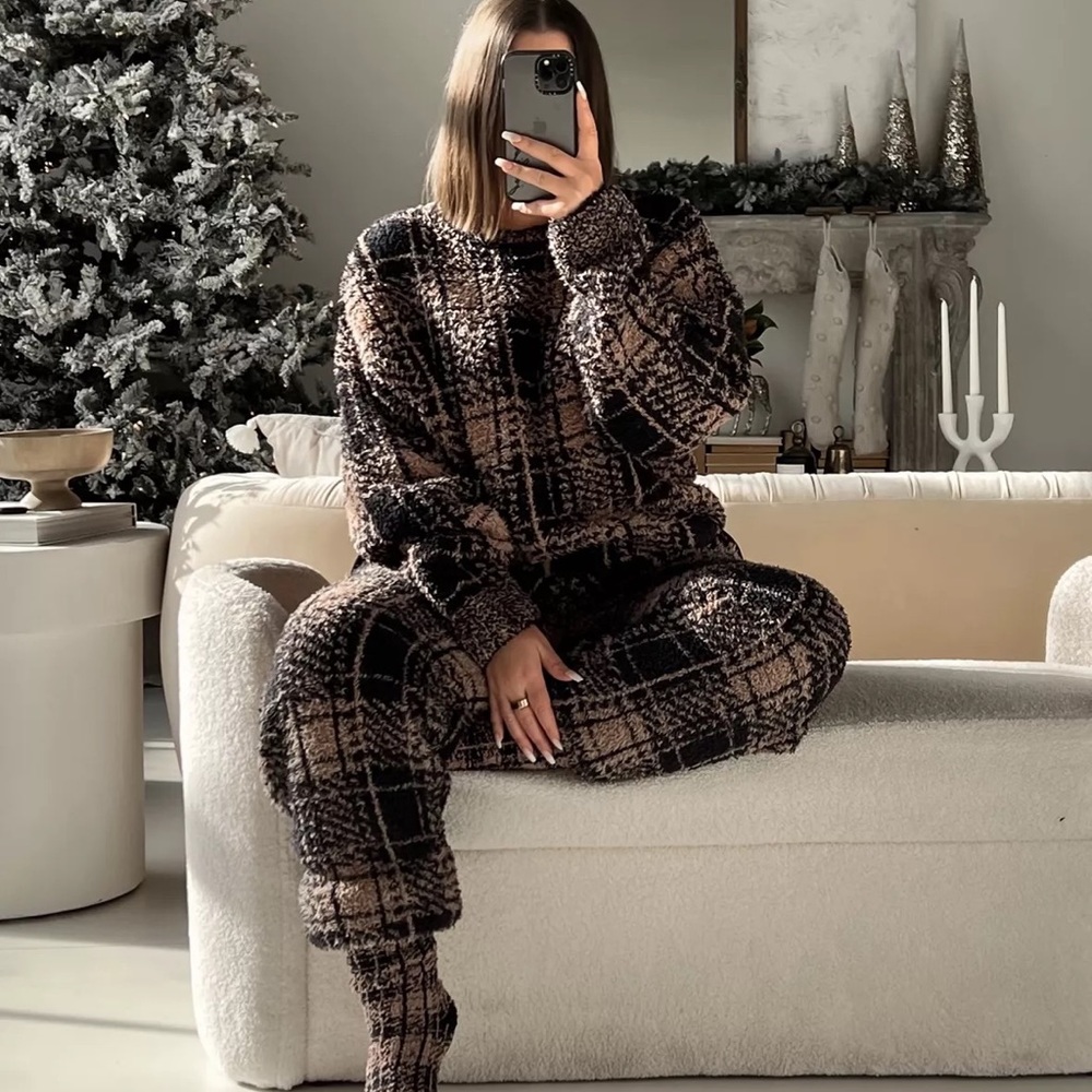 SOLD OUT skims cozy knit pullover